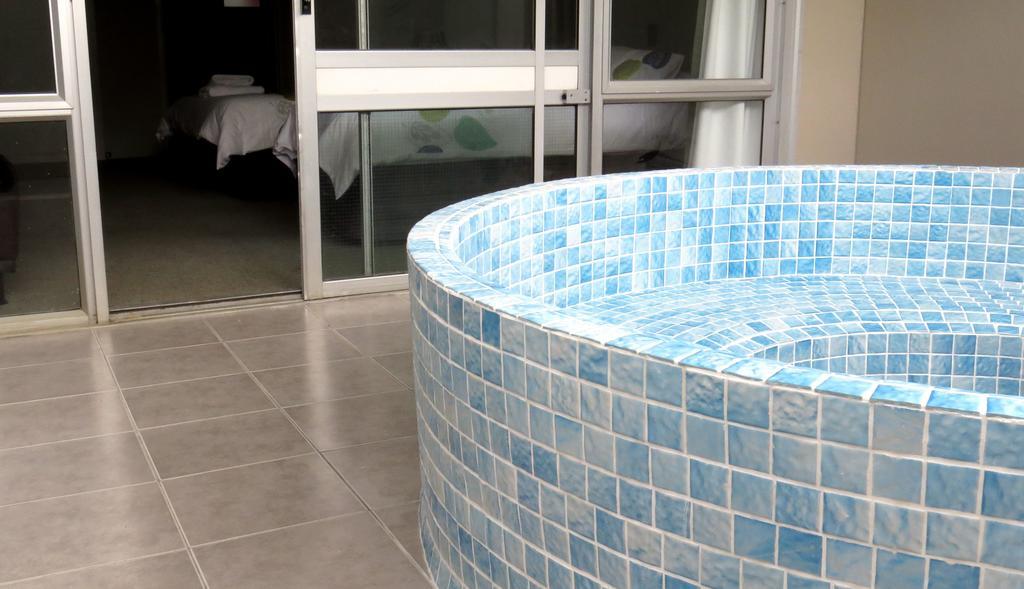 רוטורואה Kuirau Park Motor Lodge- Thermal Mineral Pool חדר תמונה
